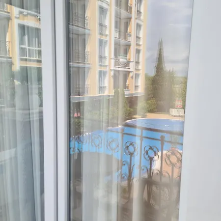 Messembria Palace * サニービーチ